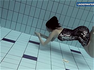 demonstrating bright tits underwater makes everyone insatiable